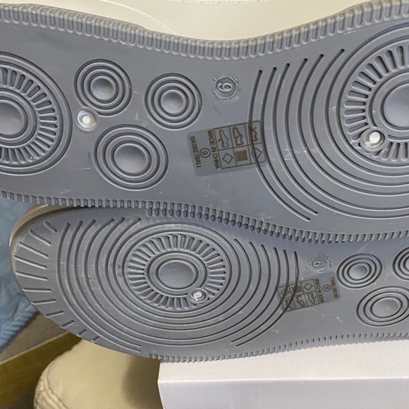 🎄Holiday Sale🎄Mata Shoes Holographic White/Silver Platform Fashion Sneakers NIB - Picture 6 of 7